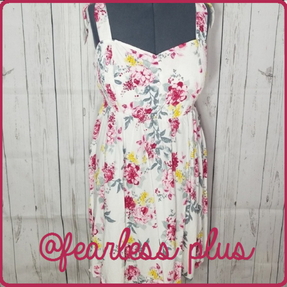 torrid Dresses & Skirts - SEE INFO Torrid size 3 floral tie sleeve dress